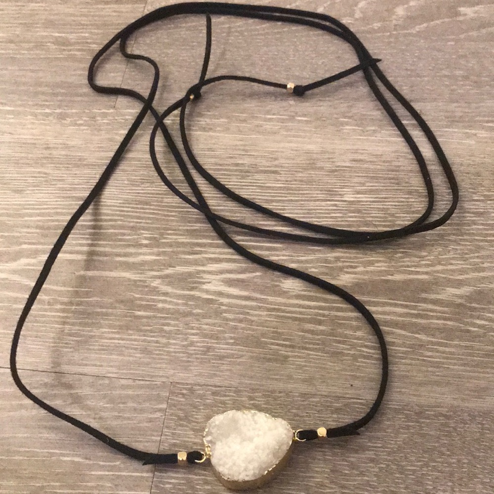 Stone choker